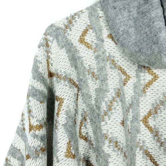 Sita Murt Womens Sweater One Size Geometric White Gray Gold Metallic Knit Poncho - Picture 3 of 7